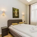 Bengt Kiraly Str. Apartamento
