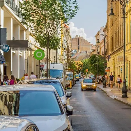 Appartamento Bengt Kiraly Str.
