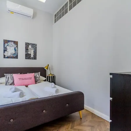Apartment Bengt Kiraly Str. *