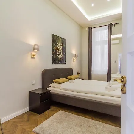 Apartment Bengt Kiraly Str.