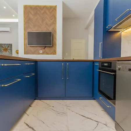 Apartment Bengt Kiraly Str. *